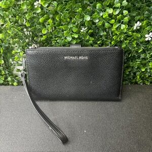 Jet Leather Smartphone Wristlet Wallet